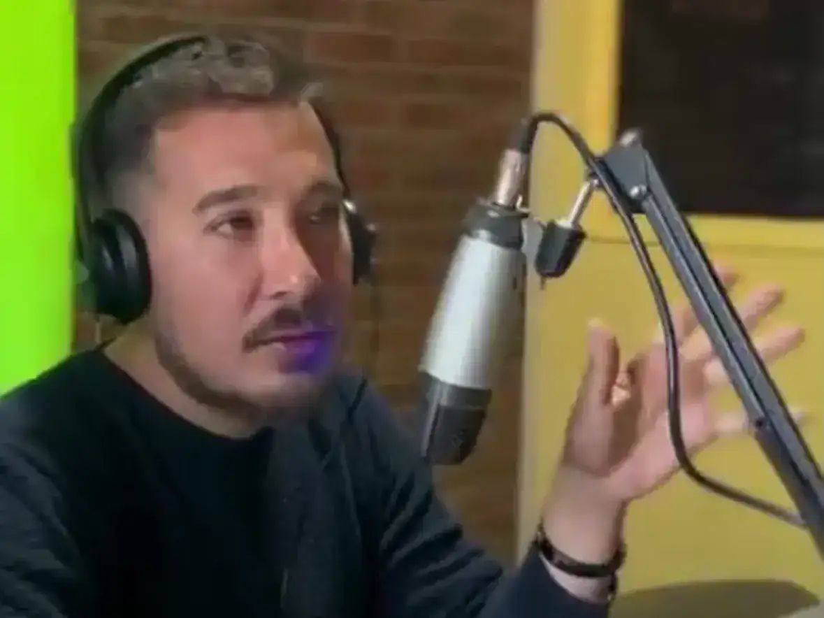 El edil firmatense durante una entrevista radial