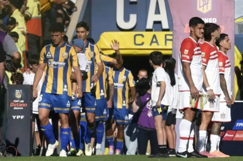 El "espaldarazo" de Estudiantes.(Foto: Gentilezas)