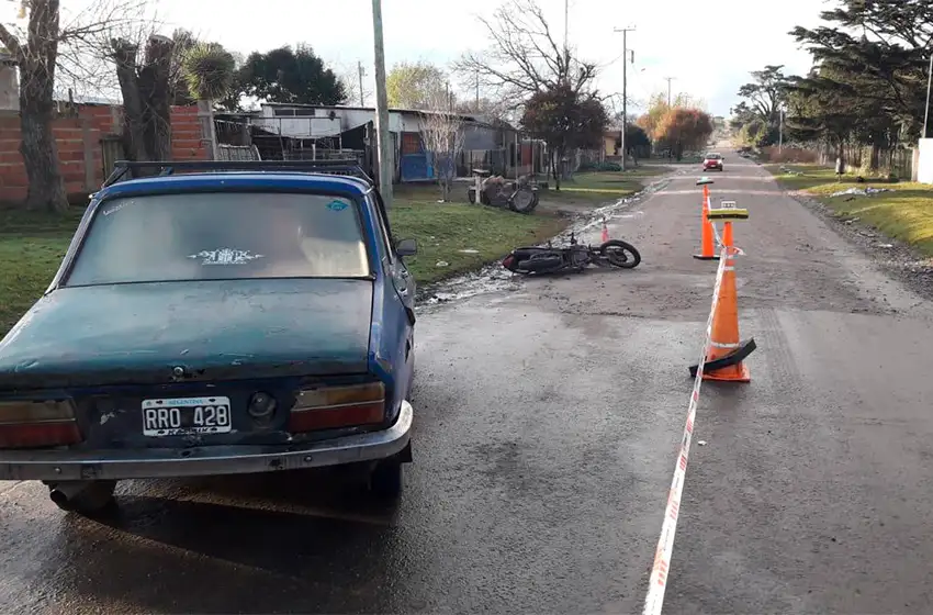 Iba en moto y la chocan: la trasladan con golpes al HIGA
