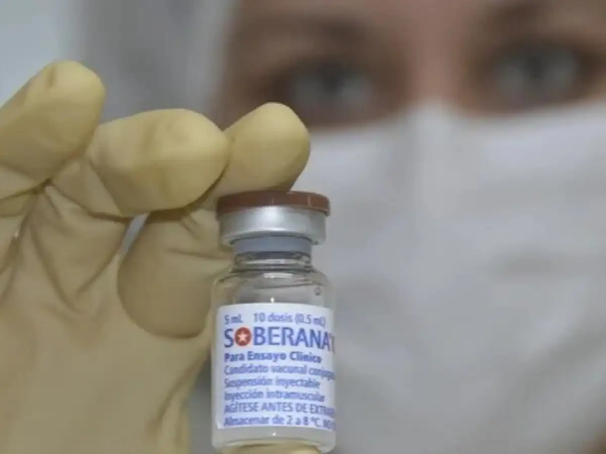 El gobierno avanza en la posibilidad de producir en el país la vacuna cubana
