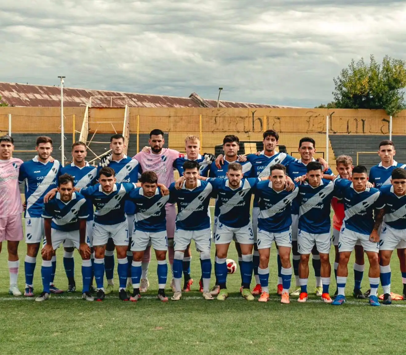 Desde Alvarado señalaron que la medida responde al reglamento vigente del torneo y a las características del estadio.