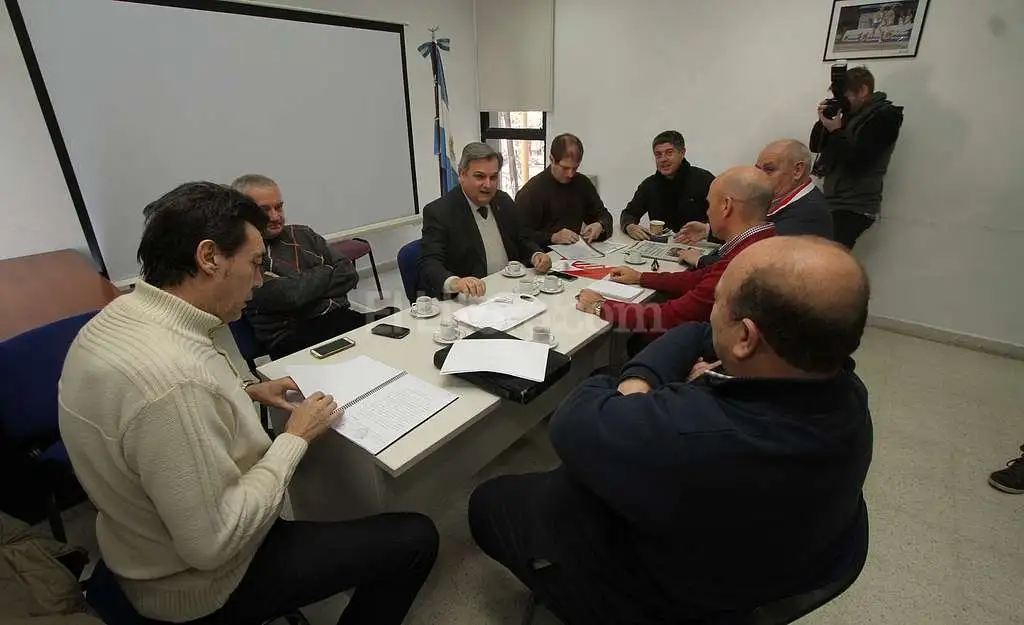 “Veo poco probable que se juegue el clásico”