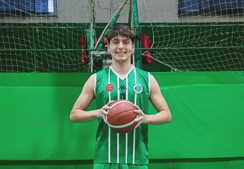 Santiago Daconte, jugador de Kimberley.
