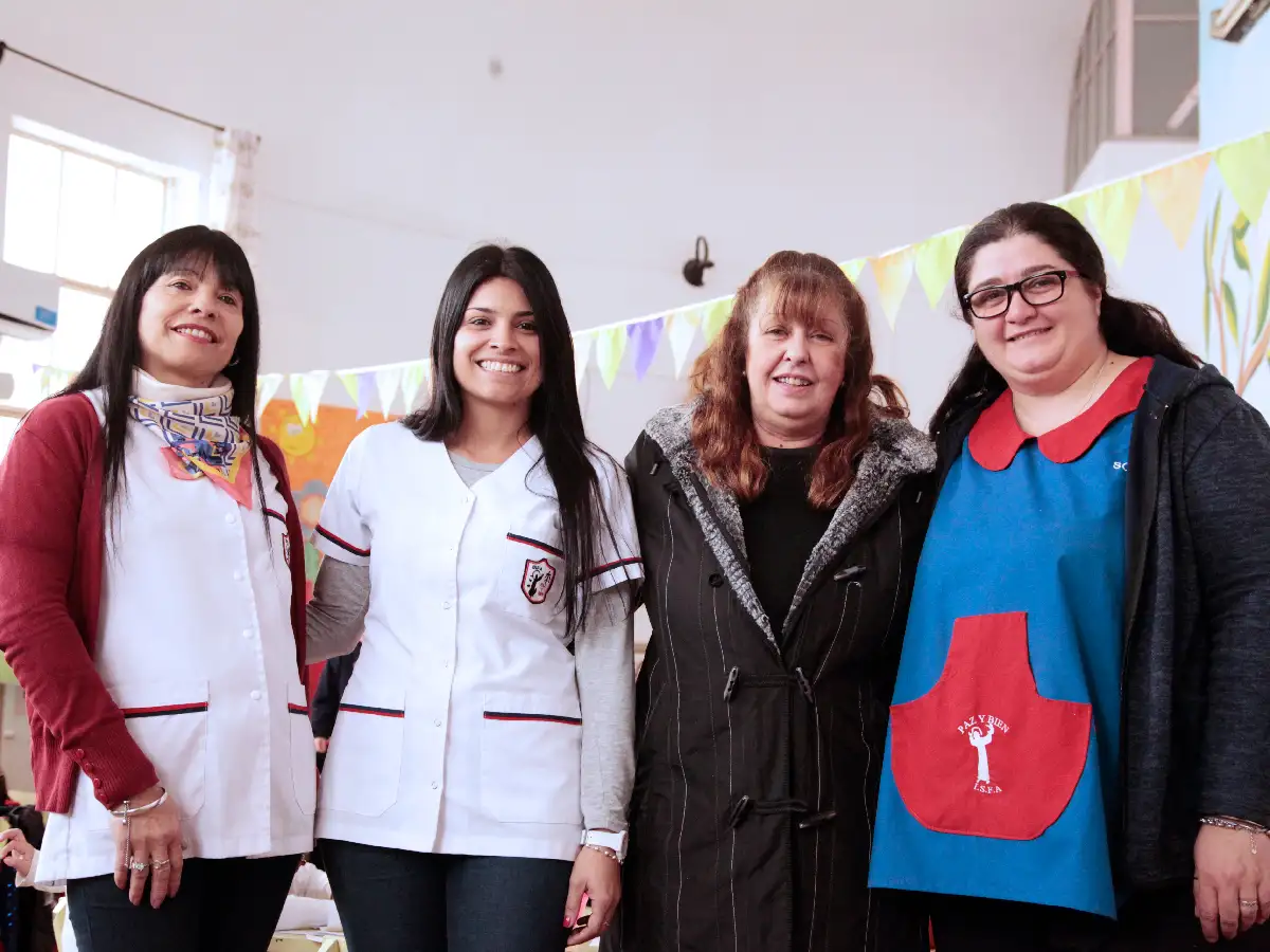 Enseñar: una vocación  compartida entre madres e hijas