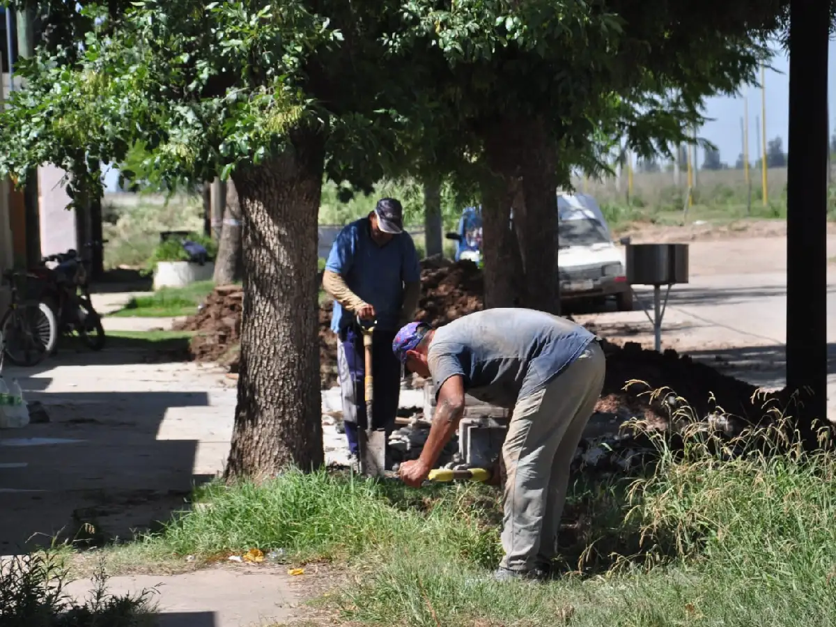  A fin de mes terminarían las cloacas en los barrios Bouchard y San Martín  