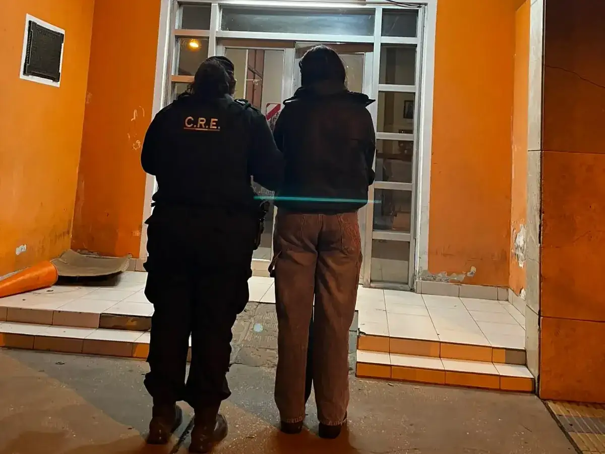 La mujer fue trasladada a dependencia policial.