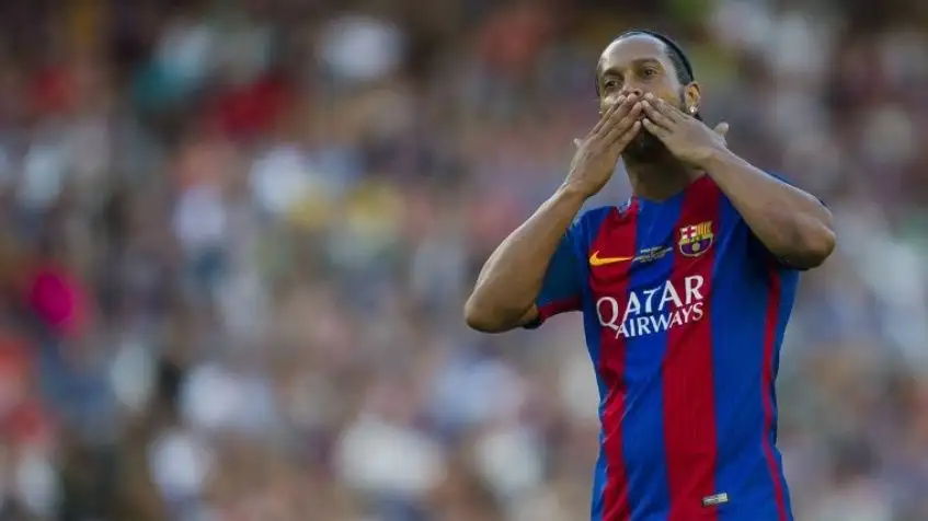 Ronaldinho se casará con sus dos novias