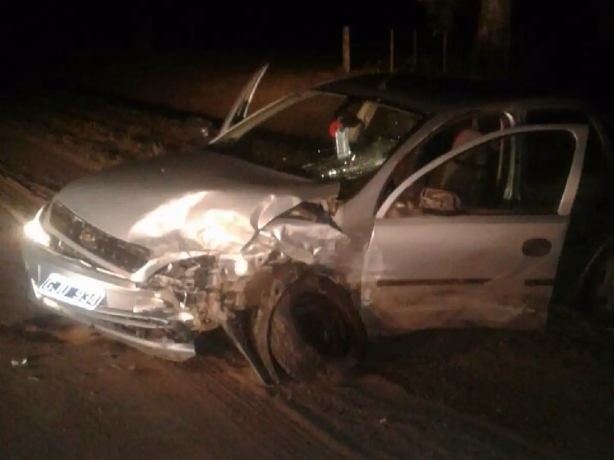 Dos autos resultaron con daños materiales en un accidente 