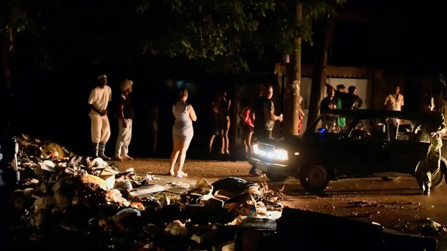 Cacerolazos en Centro Habana, un barrio popular de la capital cubana (Foto: Reuters)