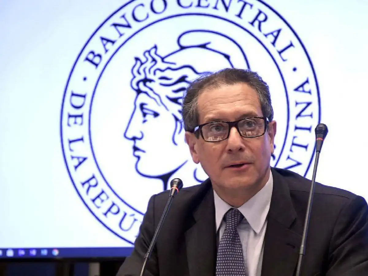 Pesce aseguró que con nuevas medidas en compra de dólares "de ninguna manera tiene que haber aumento de precios
