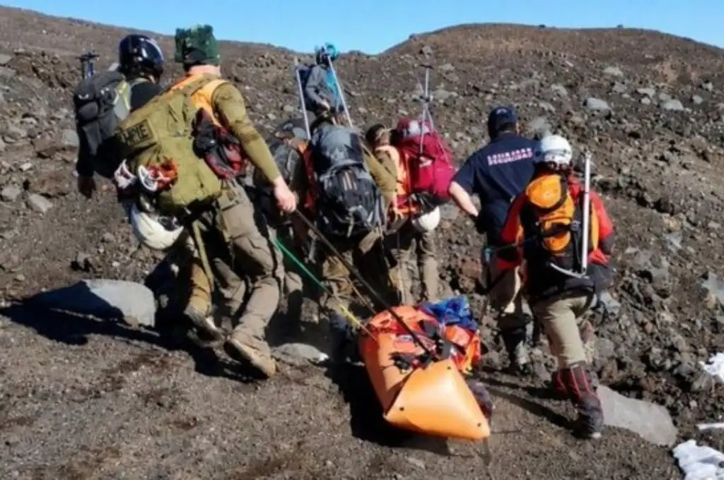 Excursionista muerta tras caer del volcán Llaima
