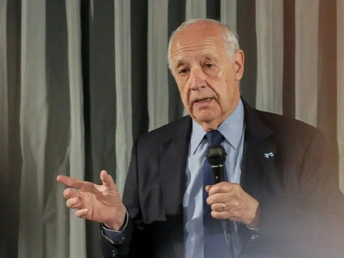 Lavagna está dispuesto a negociar con Alternativa Federal, pero su límite es Scioli