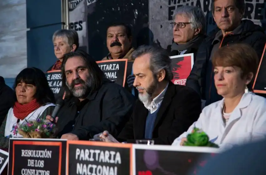"Si creen que extorsionando nos van a callar, se equivocaron"