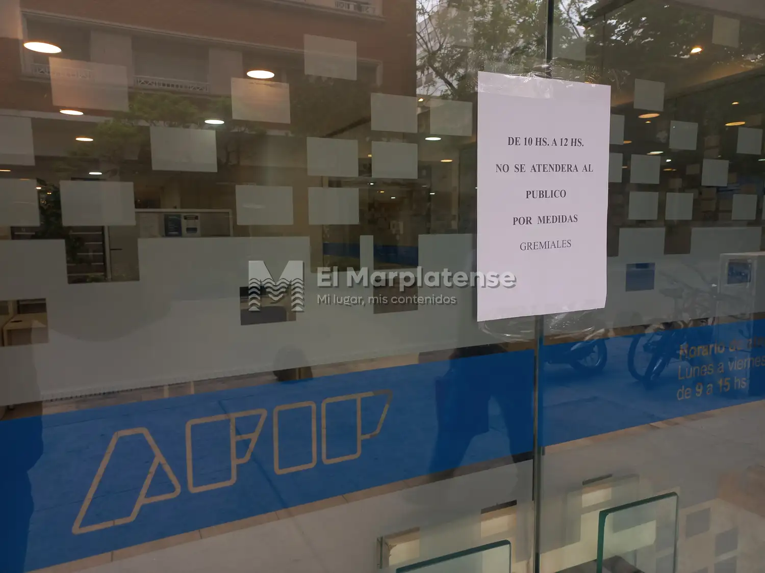 Con esta medida, se afirmó tanto la reducción del 45% de los cargos políticos.
