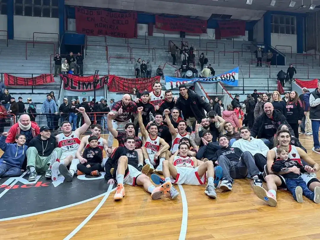 El barrio San Martín está de fiesta. Nueva victoria en el clásico y otra final para el Rojo de "Manolo". Foto: Prensa Olimpia