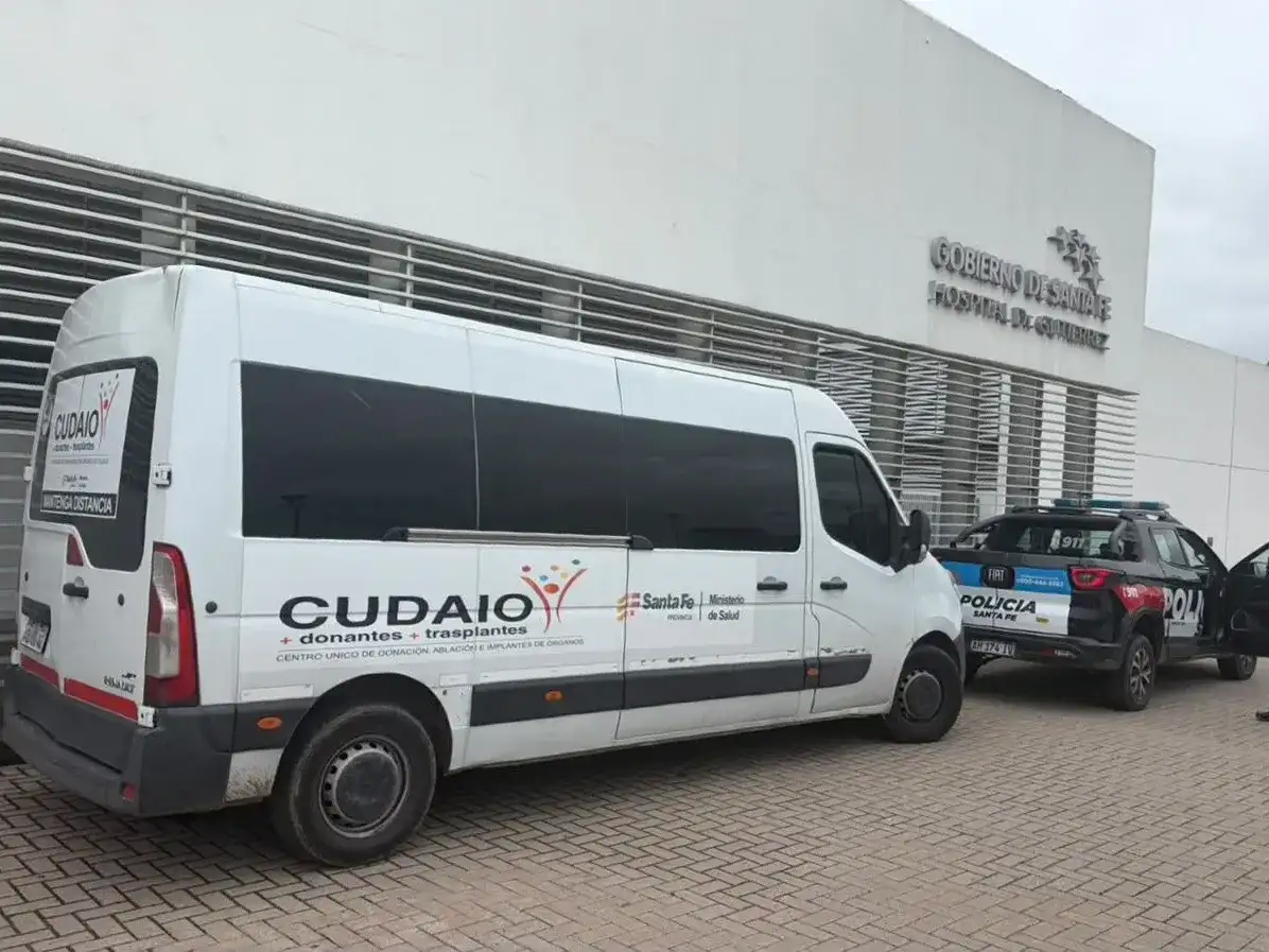 La unidad de traslado del CUDAIO en el Hospital Gutiérrez de Venado Tuerto, en el marco deL operativo de donación de órganos que marcó un récord histórico para la provincia de Santa Fe. Foto: GSF