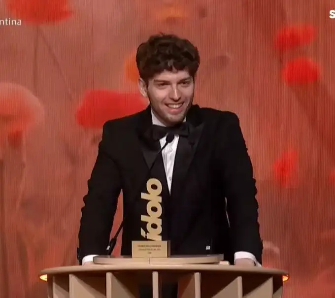 Davoo Xeneize fue elegido Ídolo del Año en los Premios Ídolo Argentina 2026, celebrados en la Usina del Arte de Buenos Aires.