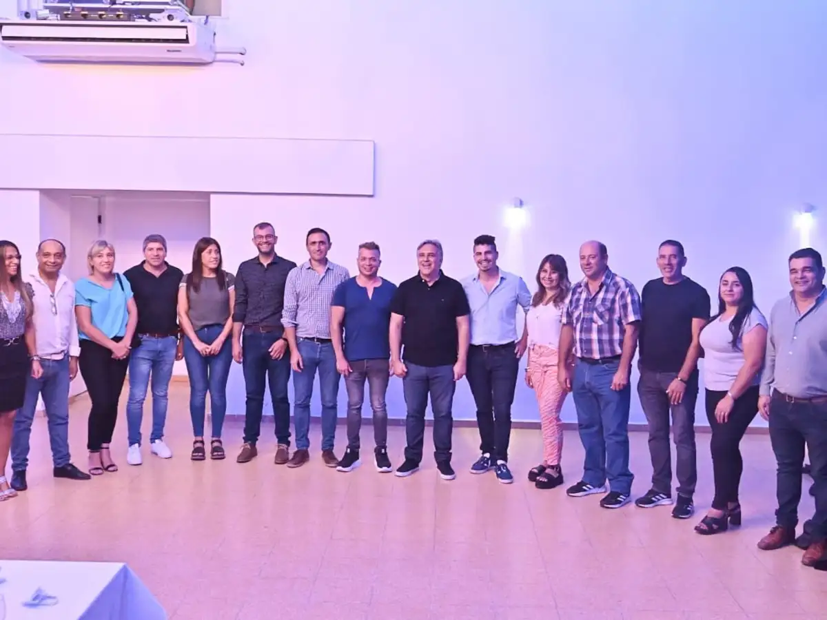 En apoyo a Llaryora, más intendentes  pegarán sus elecciones a las provinciales