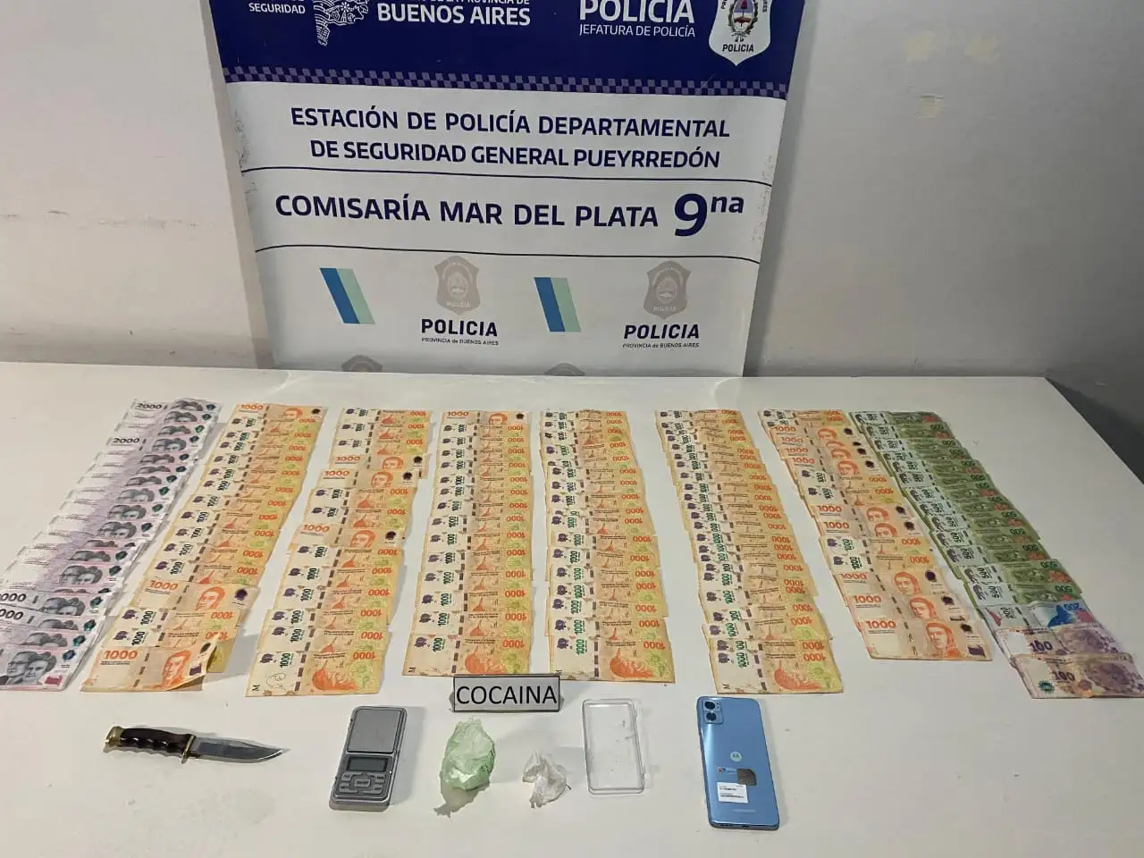 Los objetos que poseía el malviviente detenido.