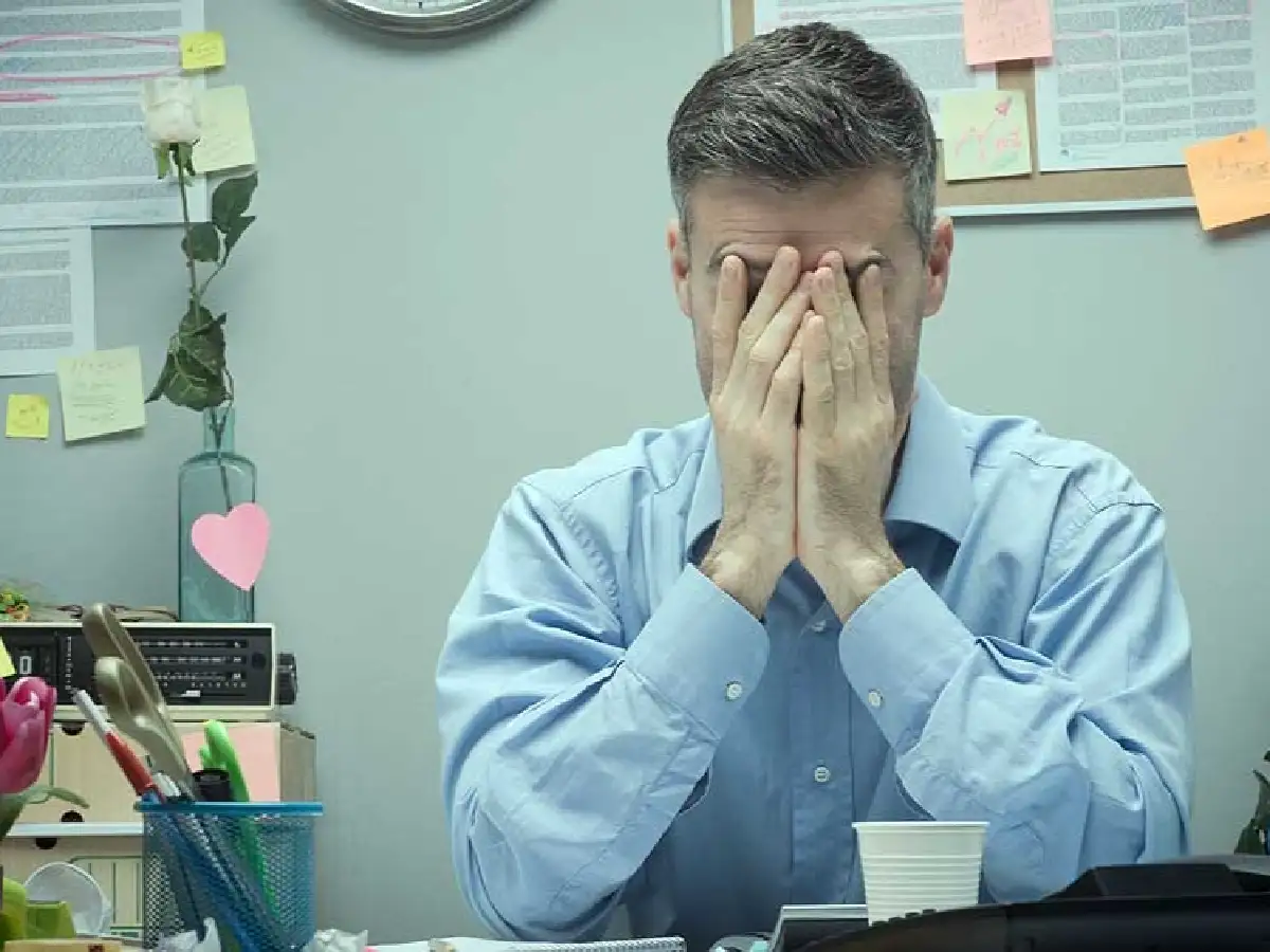Trabajar más de 55 horas semanales aumenta el riesgo de muerte, según la OMS