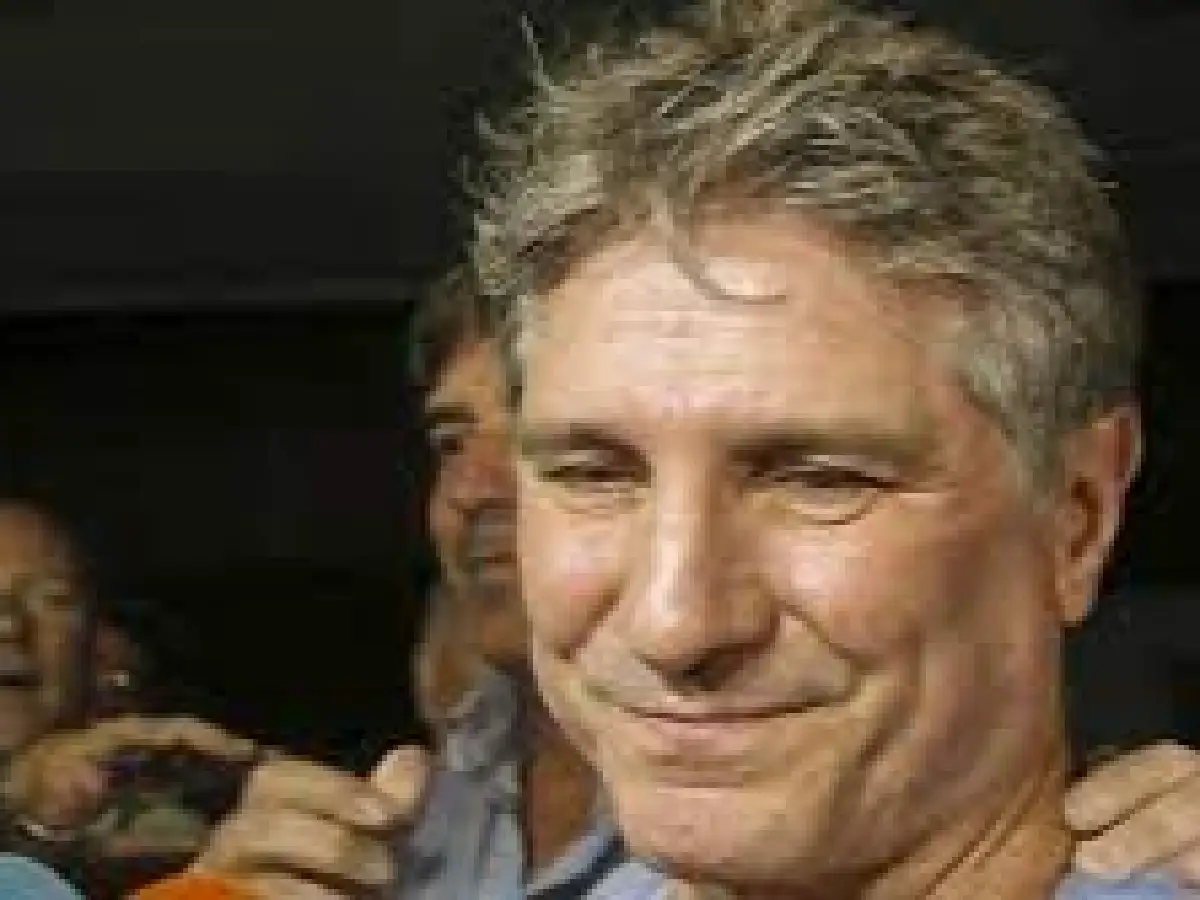 Boudou fue trasladado en avión sanitario al Hospital Italiano de Buenos Aires y se evalúa una cirugía