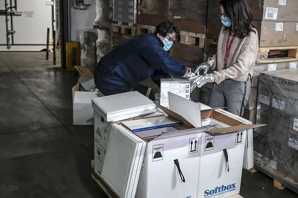 La lentitud de la vacunación desata una ola de críticas en Francia