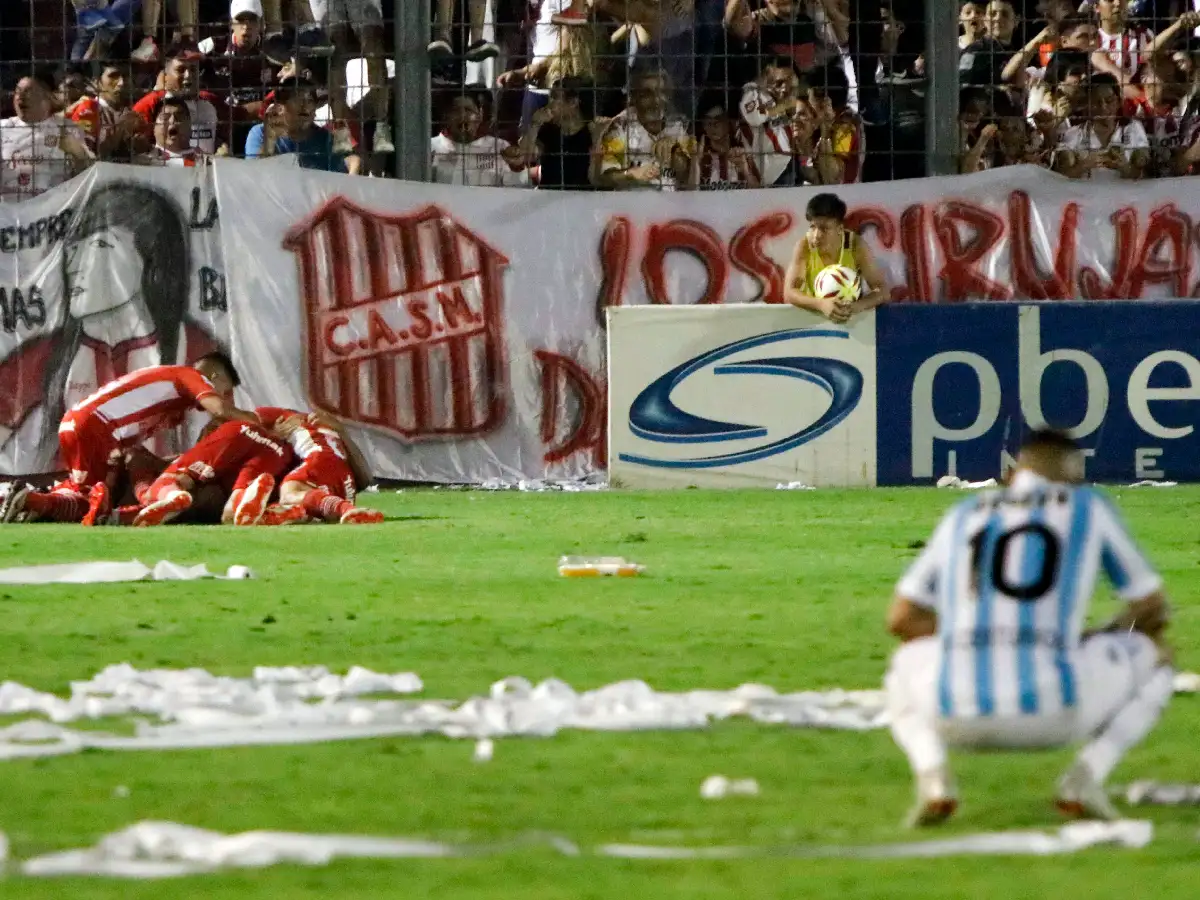 Racing no lo liquidó y perdió el invicto