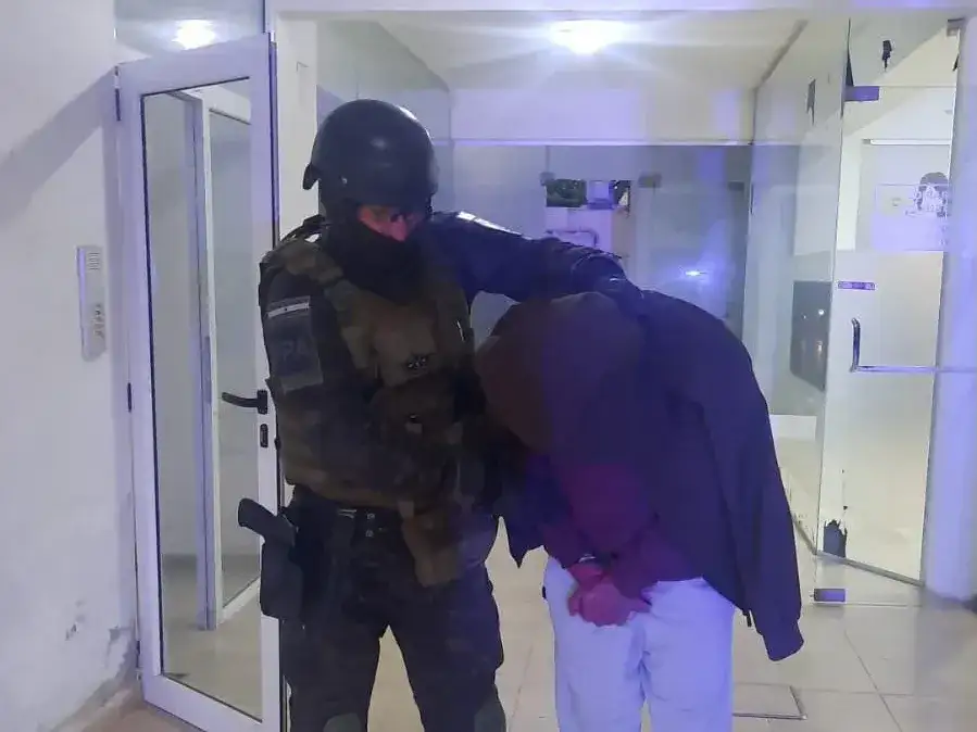 Detenidos por venta de drogas en arroyito 2