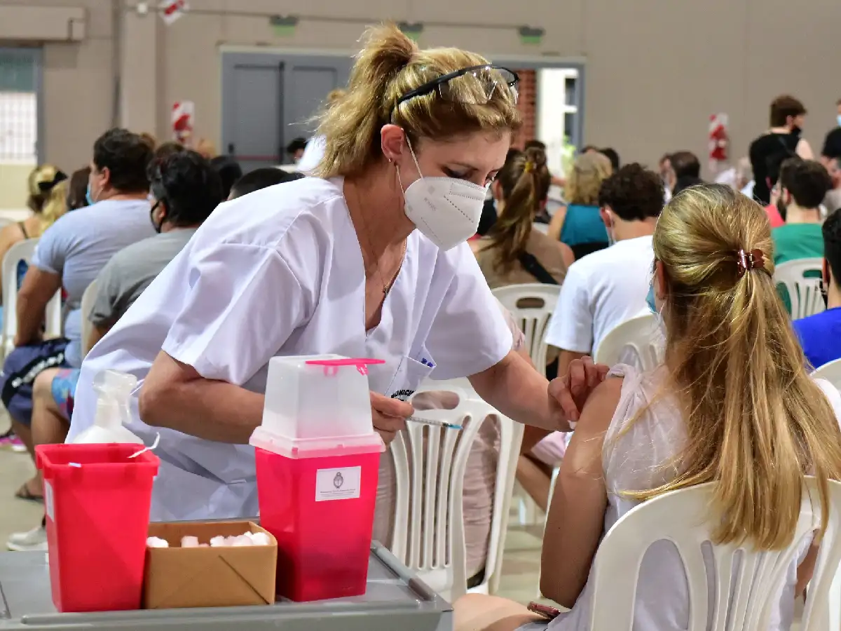 Investigación cordobesa prueba  que conviene combinar las  vacunas contra el Covid    