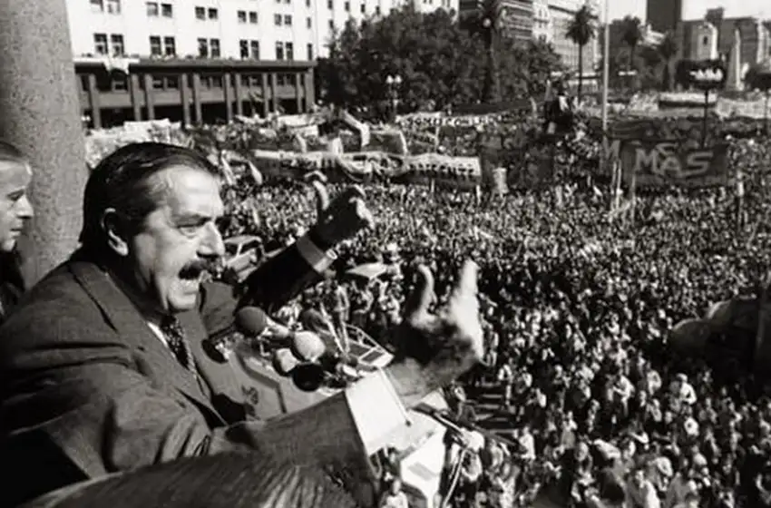 El retorno de la democracia: se cumplen 40 años del triunfo de Alfonsín