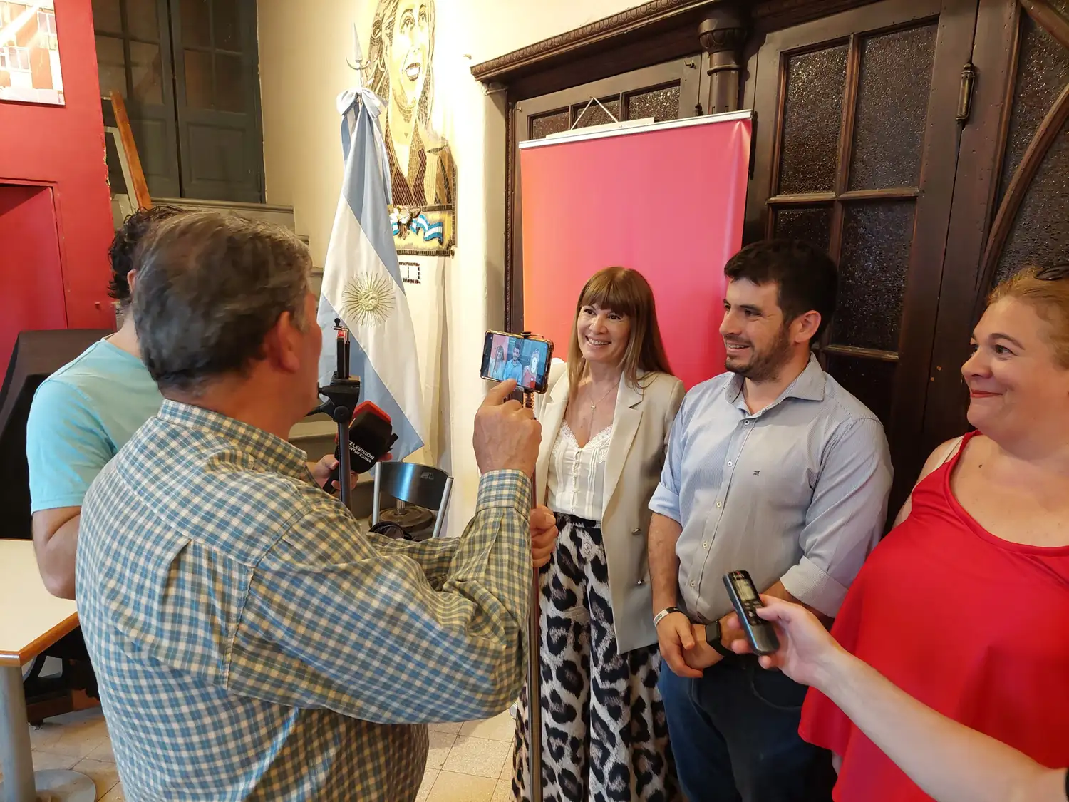 Rueda de prensa de la ministra Rueda junto al intendente Chiarella y Gabriela Bertazzo (INT). Foto: MVT.