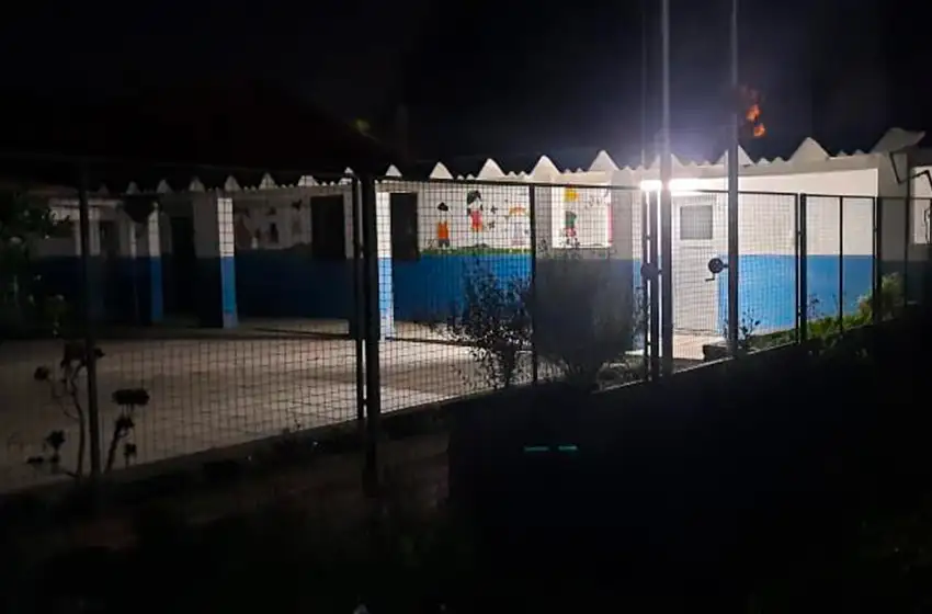 Entró a una escuela y robó cuatro netbooks