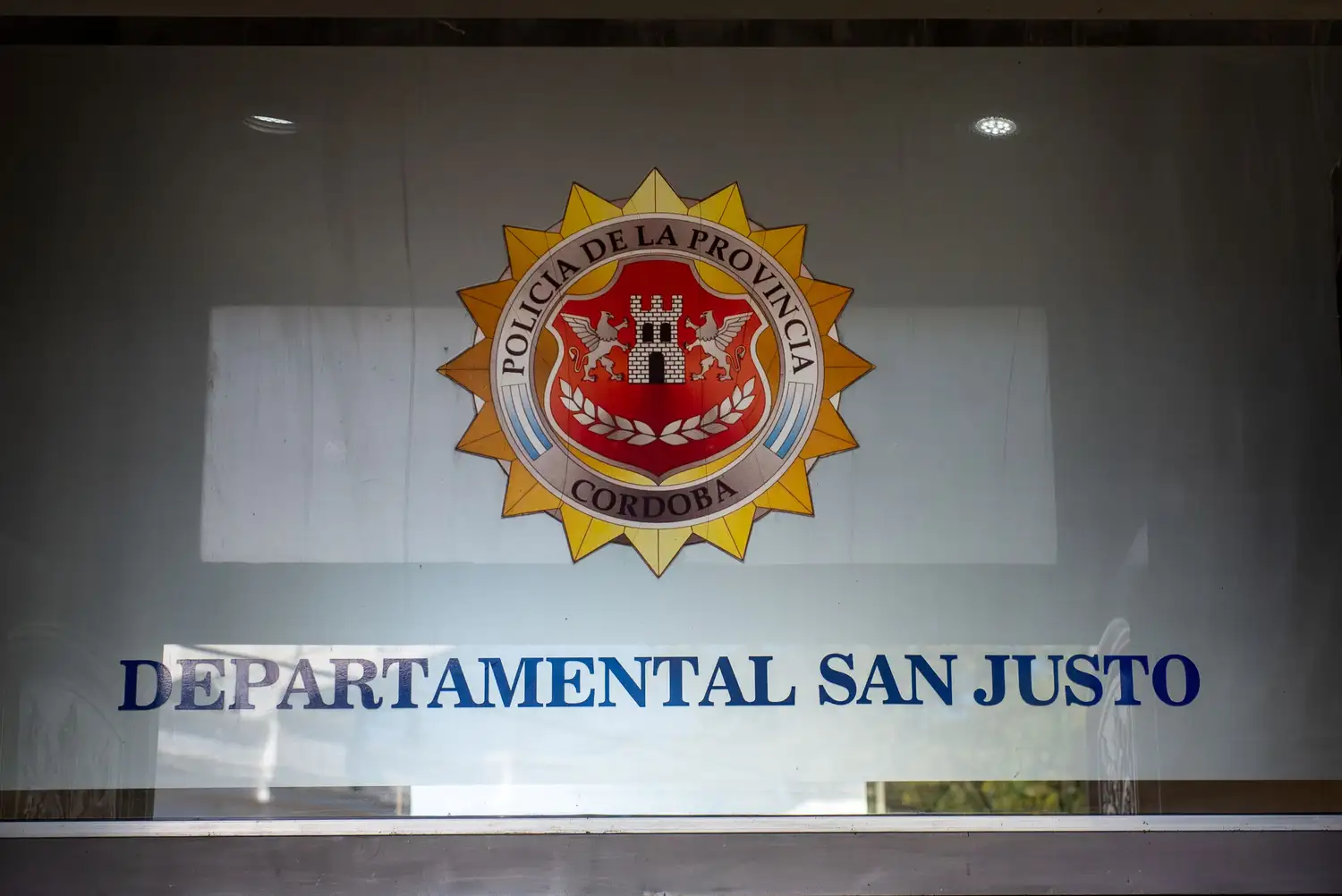 Detuvieron a un hombre acusado de agredir a una mujer en la vía pública