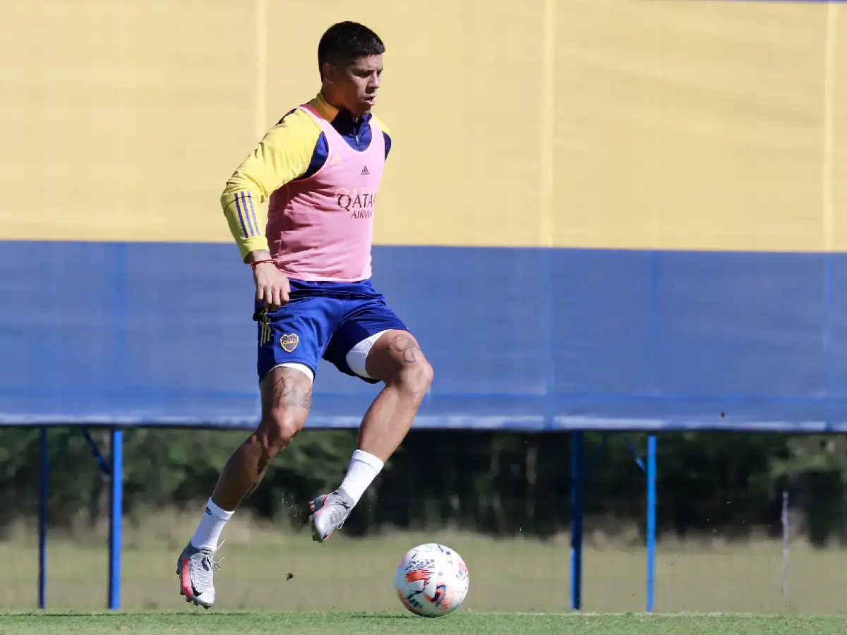 Rojo hizo fútbol y se acerca su debut en Boca