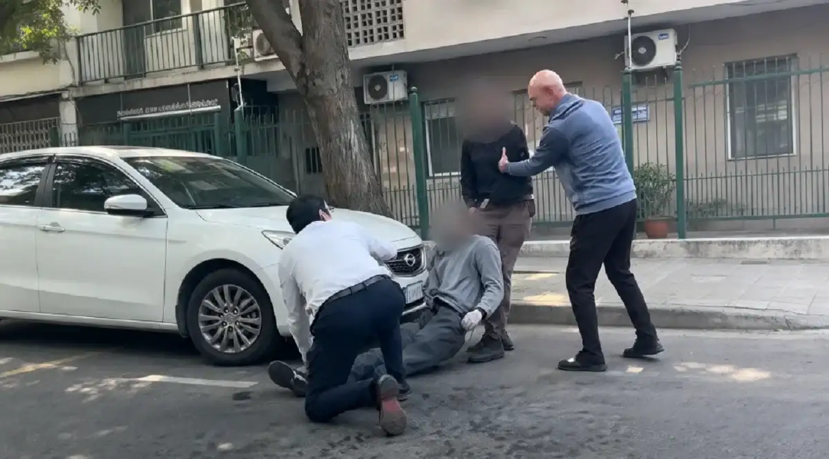 Impactante ataque en Montevideo: un conductor golpeó brutalmente a otro y todo quedó grabado