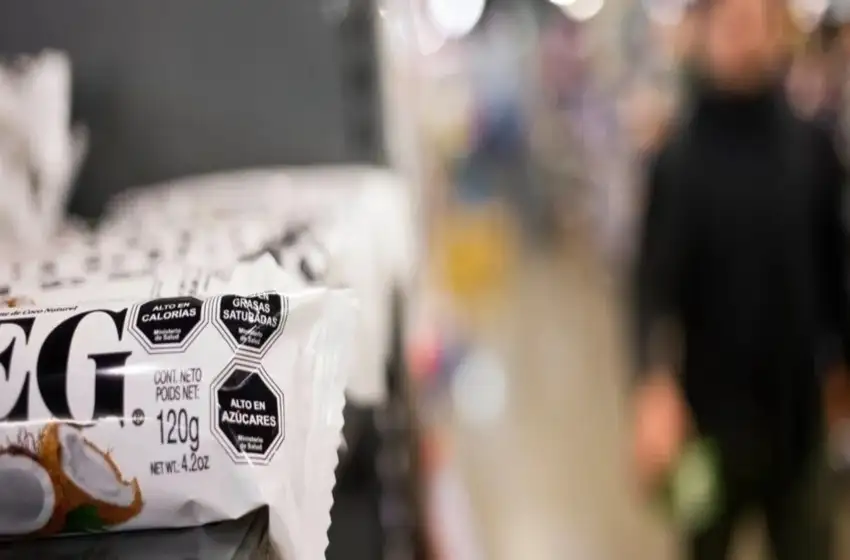 La iniciativa propone dejar sin efecto la Ley N°27.642 de Promoción de la Alimentación Saludable.