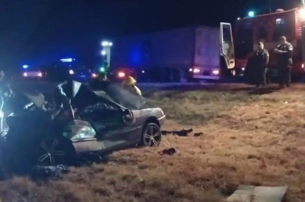 Accidente fatal en ruta 34: un auto chocó con un camión y hay una persona muerta