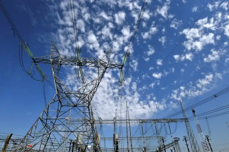 Crece la polémica por alza en tarifas de electricidad