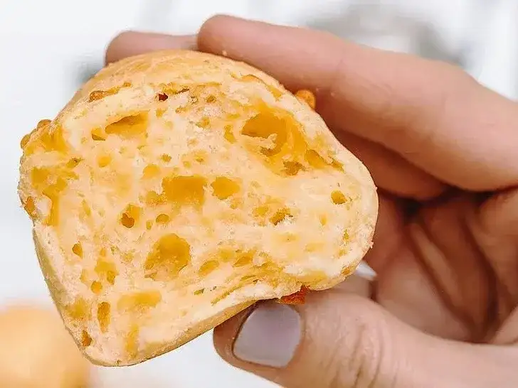Con queso y fécula de mandioca, el chipá es una opción para compartir a la hora del mate.