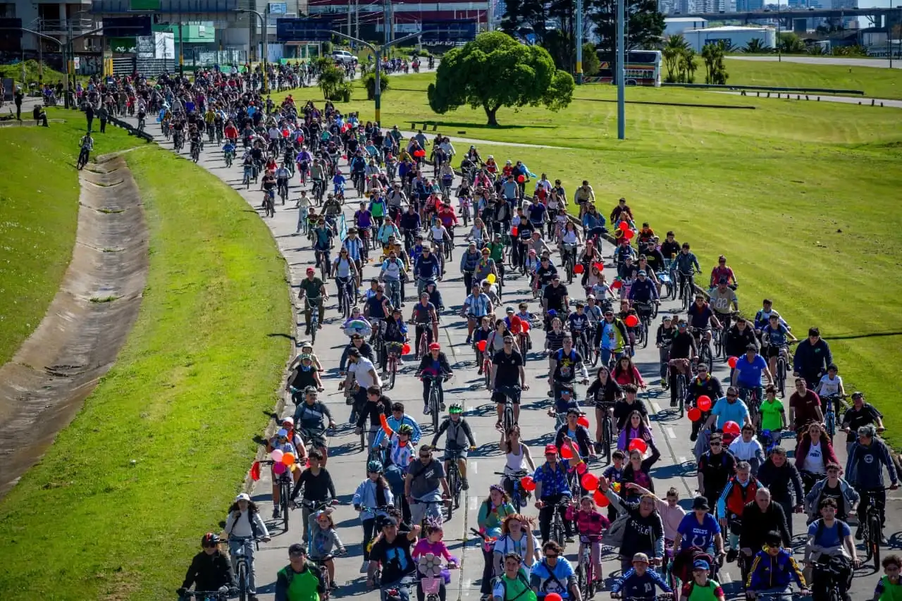 Más de 25 mil personas coparon Mar del Plata en la 66ª Caravana de la Primavera