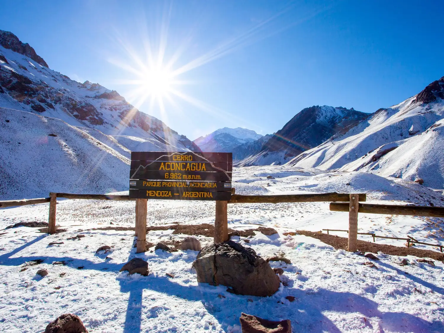 El Aconcagua  es el cerro más elevado del hemisferio occidental.