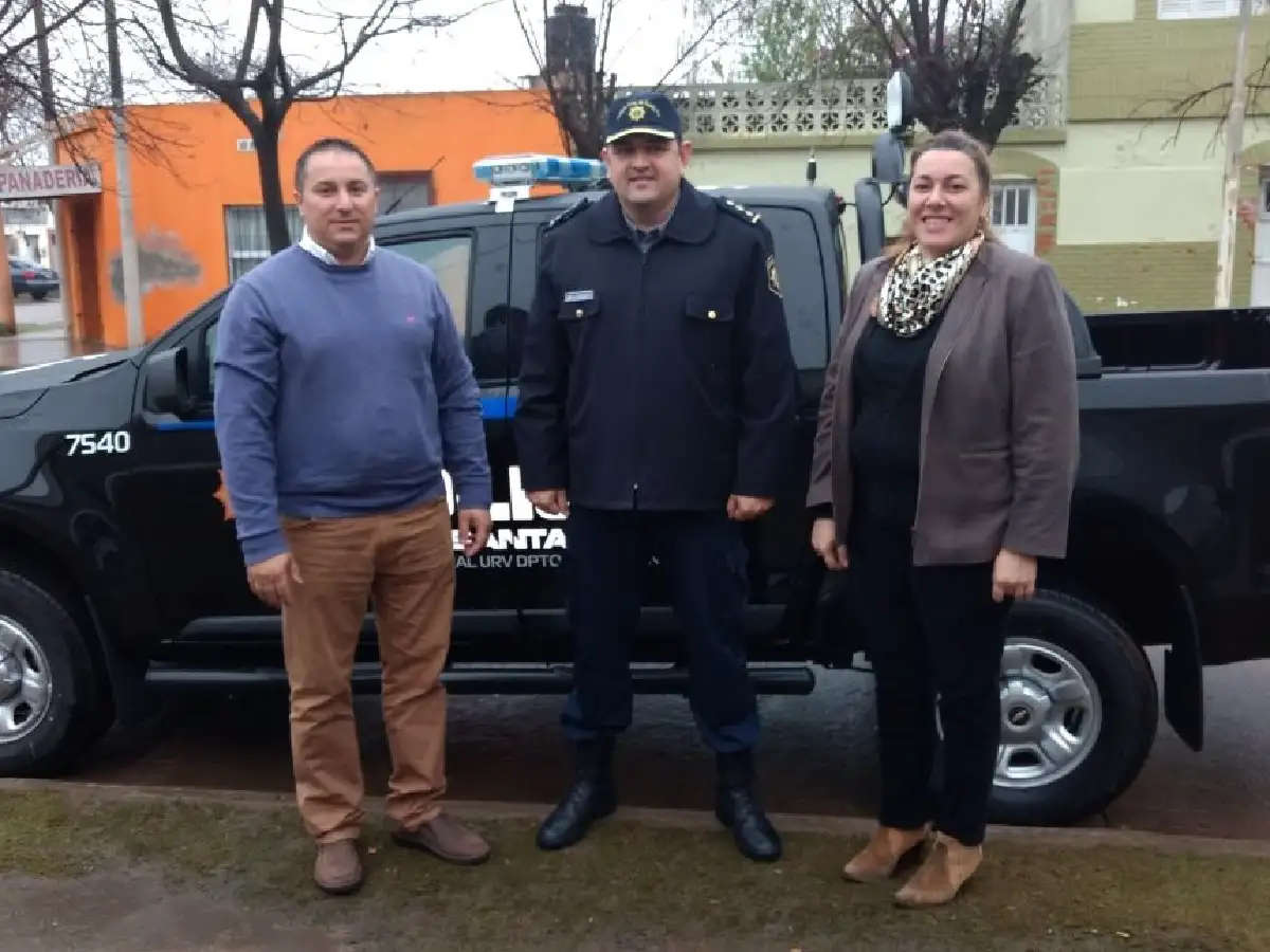 Civalero anunció nuevas cámaras de seguridad para Frontera y entregó móvil