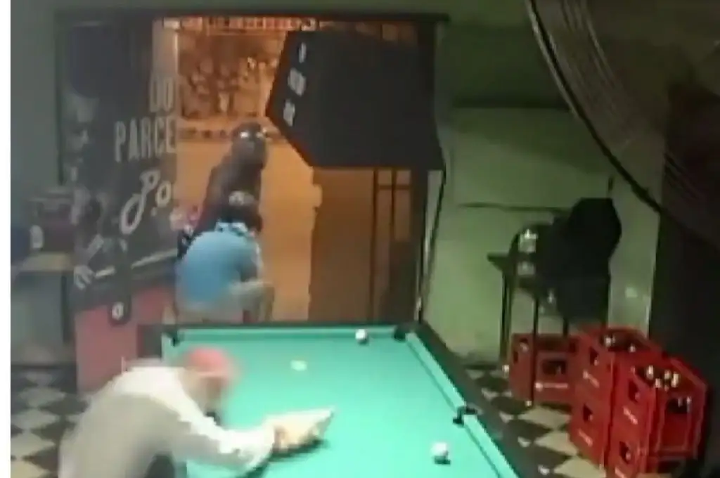 Ataque a balazos en un billar
