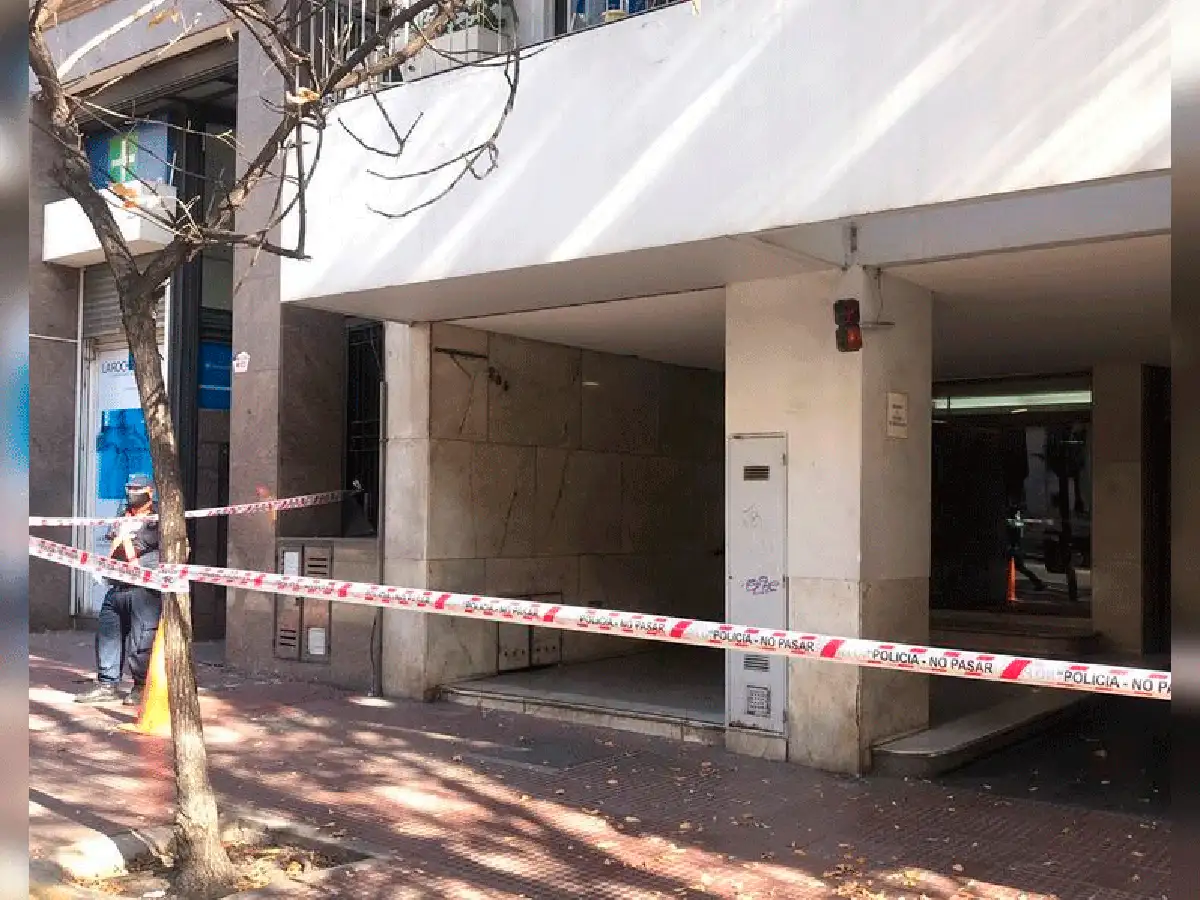 Aíslan edificio en centro de Córdoba por 2 casos de covid-19
