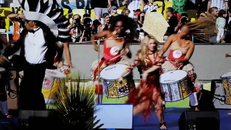 Shakira, Santana y Alexandre Pires vistieron de fiesta el acto de cierre del Mundial 2014