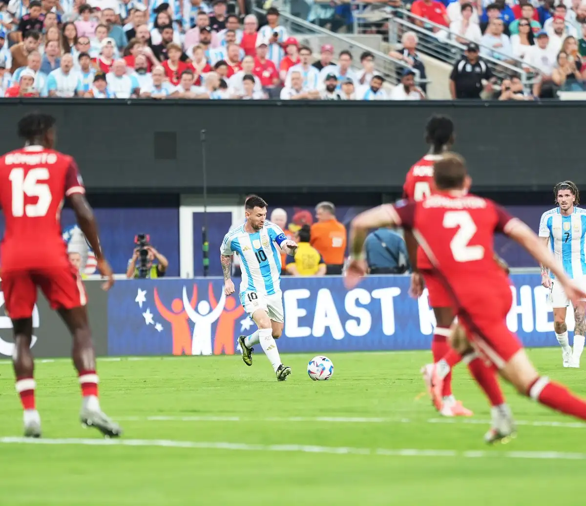 Messi jugó todo el partido ante Canadá.