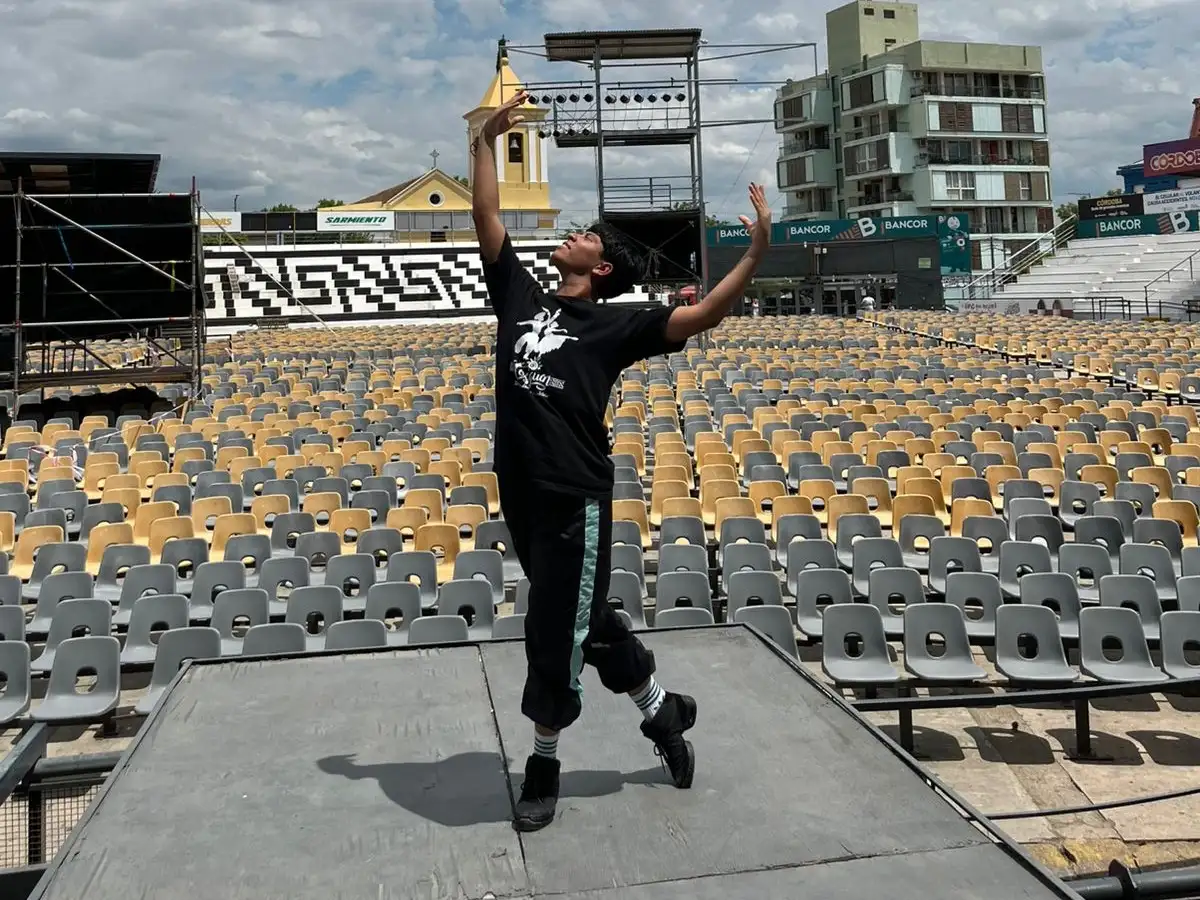 Nicolás Pereyra en el escenario de Cosquín 2