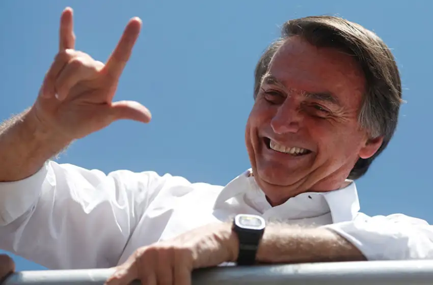Bolsonaro aseguró que su país “está saliendo” del pozo económico