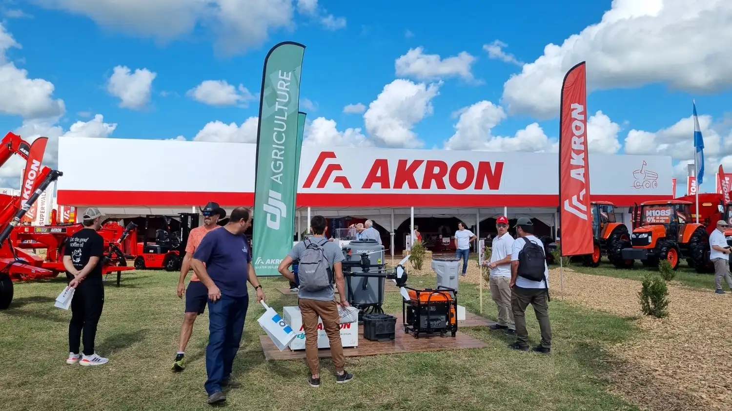 Akron dirá presente en la muestra con un stand doble y una presentación inédita en el país.