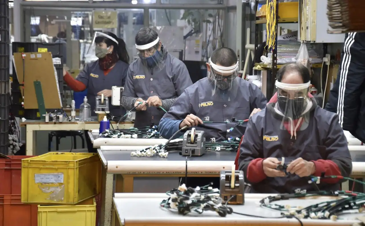 El Gobierno destinará $2.000 millones para subsidiar a pymes que generen empleo